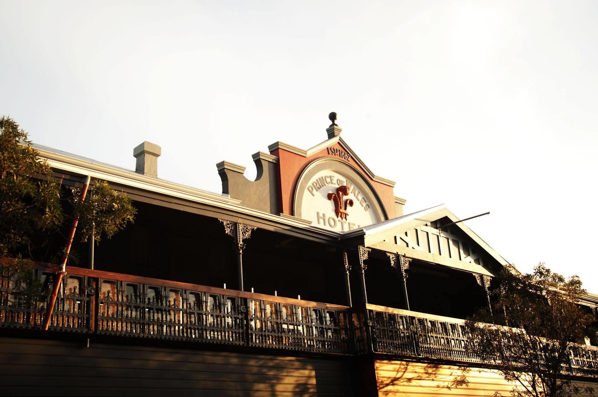 Prince Of Wales Hotel, Банбъри Екстериор снимка