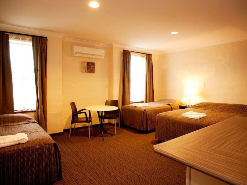 Prince Of Wales Hotel, Банбъри Екстериор снимка