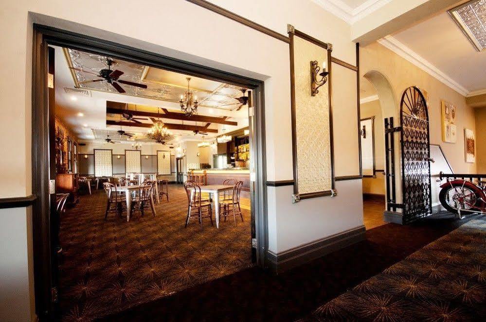 Prince Of Wales Hotel, Банбъри Екстериор снимка
